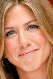 Jennifer Aniston sonríe Dulcemente